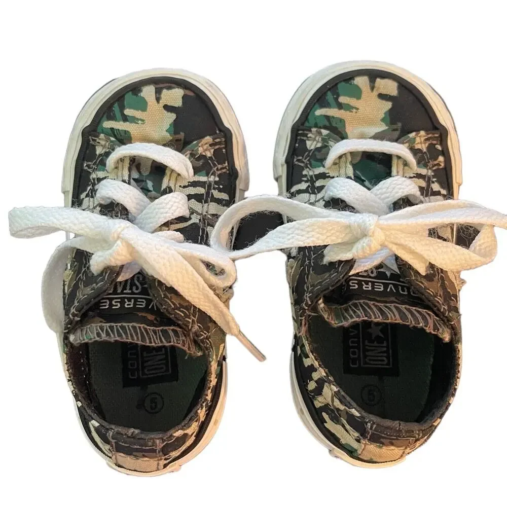 Converse Camouflage Paint Drip Shoes Toddler Size 5 EUC